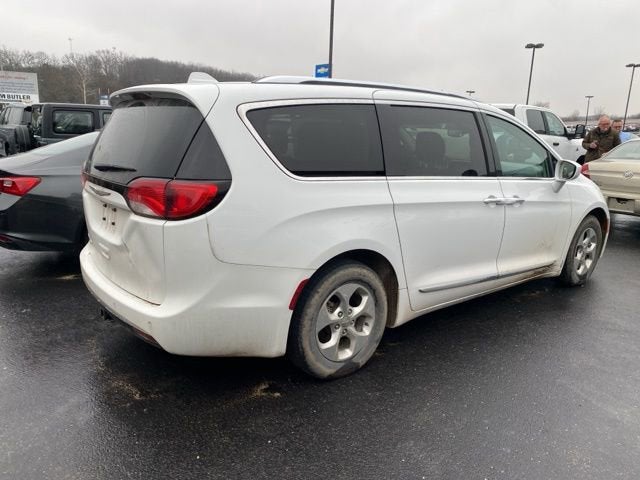 2017 Chrysler Pacifica Touring-L Plus