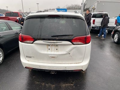 2017 Chrysler Pacifica Touring-L Plus