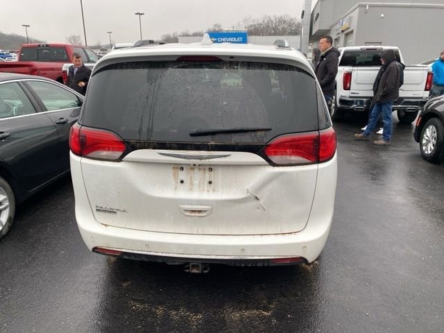 2017 Chrysler Pacifica Touring-L Plus