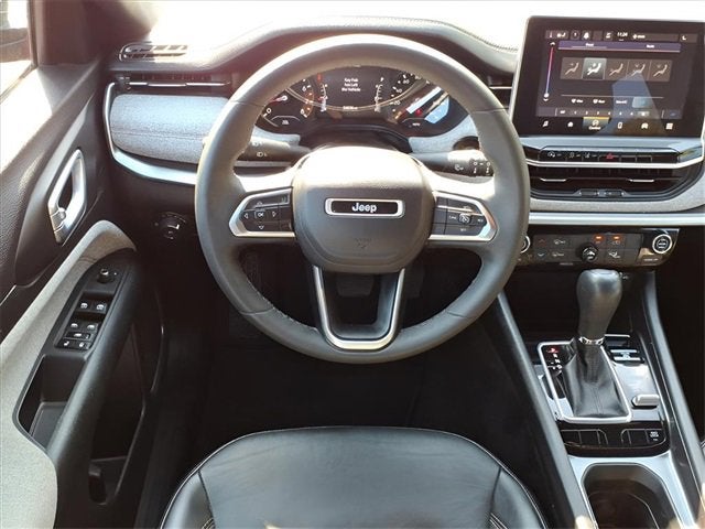 2023 Jeep Compass Latitude Lux