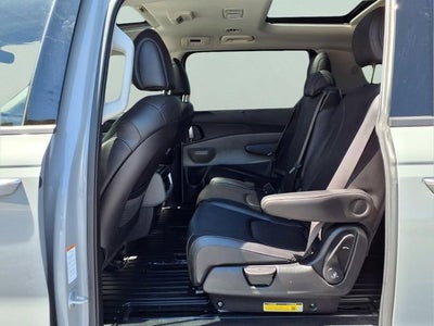 2025 Kia Carnival SX